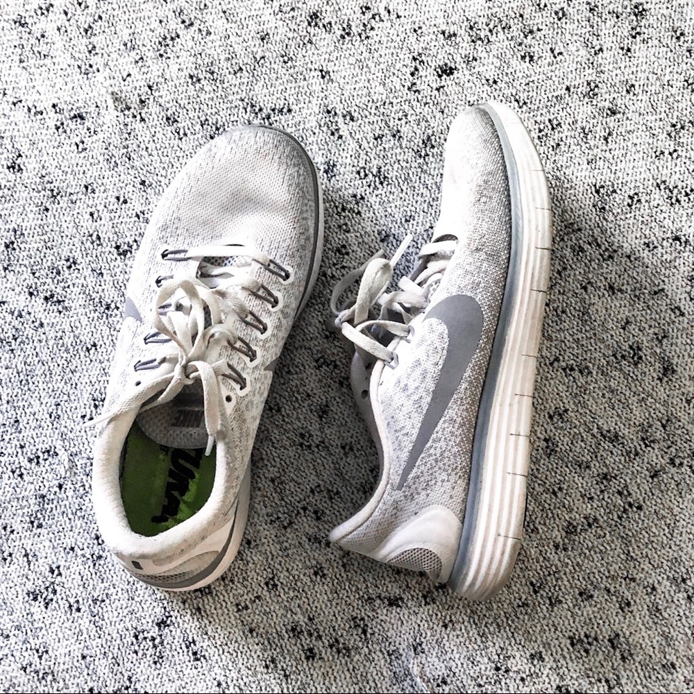 NIKE shoes white/gray 7.5